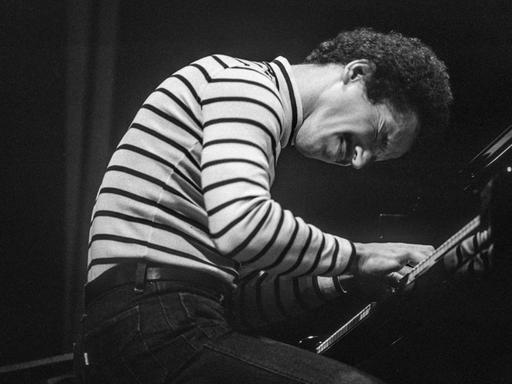 Keith Jarrett am Klavier bei einem Auftritt in Zürich 1977. Keith Jarrett am Klavier bei einem Auftritt in Zürich 1977.