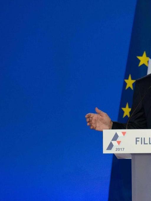 Der französische Präsidentschaftskandidat Francois Fillon während einer Pressekonferenz