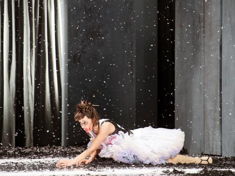 Anna Goryachova als Yen-er in der Oper "Roter Laterne", inszeniert von Nadjy Loschky