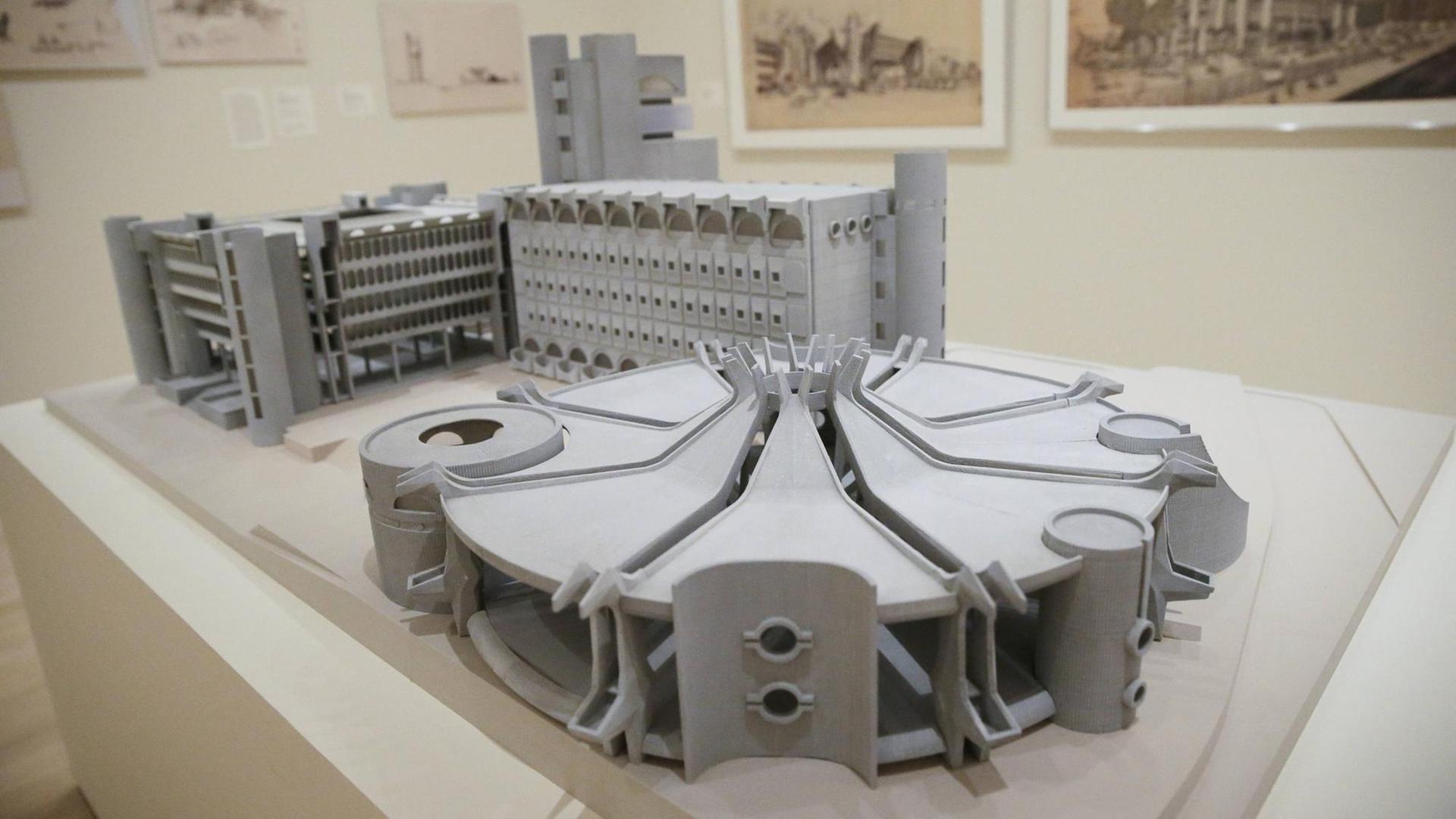Ein Architekturmodell in der Ausstellung "Toward a Concrete Utopia: Architecture in Yugoslavia, 1948-1980" im Museum of Modern Art, New York.