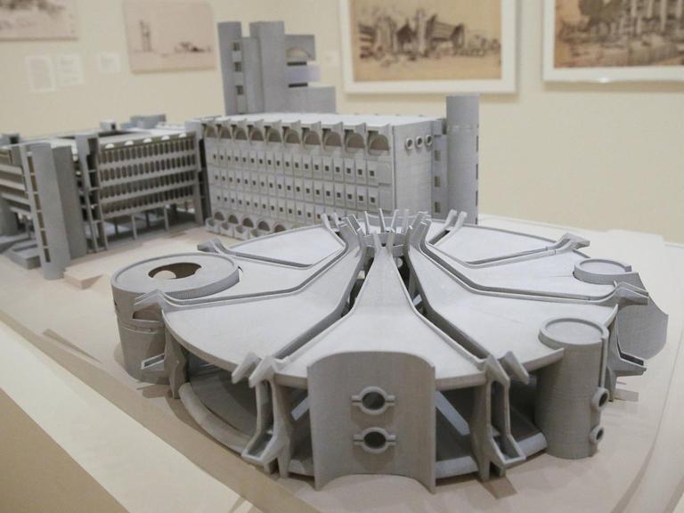 Ein Architekturmodell in der Ausstellung "Toward a Concrete Utopia: Architecture in Yugoslavia, 1948-1980" im Museum of Modern Art, New York.