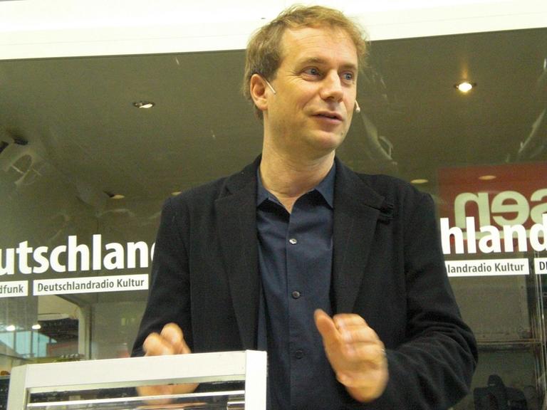 Jo Lendle zu Gast am Stand von Deutschlandradio bei der Frankfurter Buchmesse 2013