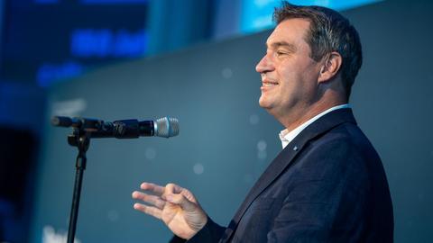 Bayerns Ministerpräsident Markus Söder (CSU) bei der Vorstellung der neuen bayerischen Luft- und Raumfahrtstrategie in der Technischen Universität München