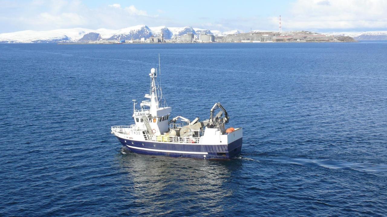 Neben Goliat ist in der Barentssee bisher nur das Schneewittchen-Feld in Produktion, das Gas wird in einer Anlage auf der Insel Melkøya verarbeitet (zu sehen im Hintergrund). Ansonsten lebt die Region vor allem von der Fischerei