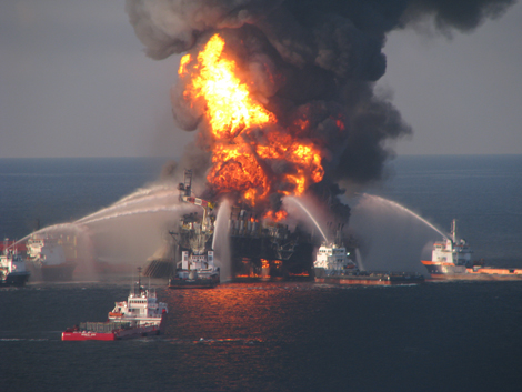 Die Explorationsplattform "Deep Water Horizon" geriet am 20. April in Brand und sank am 22.
