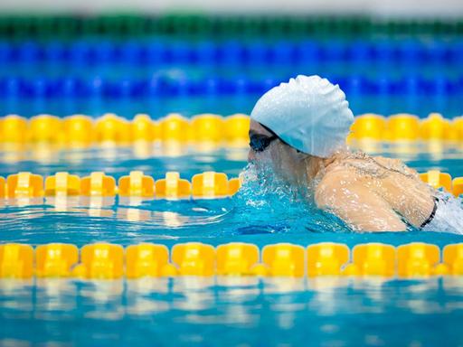 Elena Krawzow (Berliner Schwimmteam) bei den Internationalen Deutschen Meisterschaften im Schwimmen für Menschen mit Behinderung.
