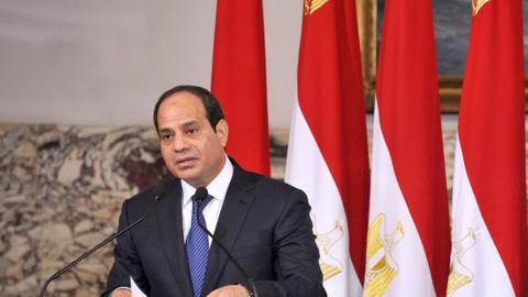 Abdel Fattah al-Sisi rückt nach seinem haushohen Sieg bei der Präsidentenwahl in Ägypten an die Spitze des bevölkerungsreichsten arabischen Landes. Am Sonntag wurde der 59-Jährige vereidigt.
