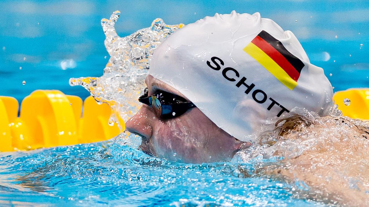 Die Schwimmerin Verena Schott, hier bei den Paralympics 2012 Die Schwimmerin Verena Schott, hier bei den Paralympics 2012