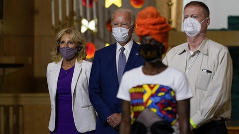 Joe Biden mit seiner Frau Jill bei einer Wahlkampfveranstaltung in Kenosha