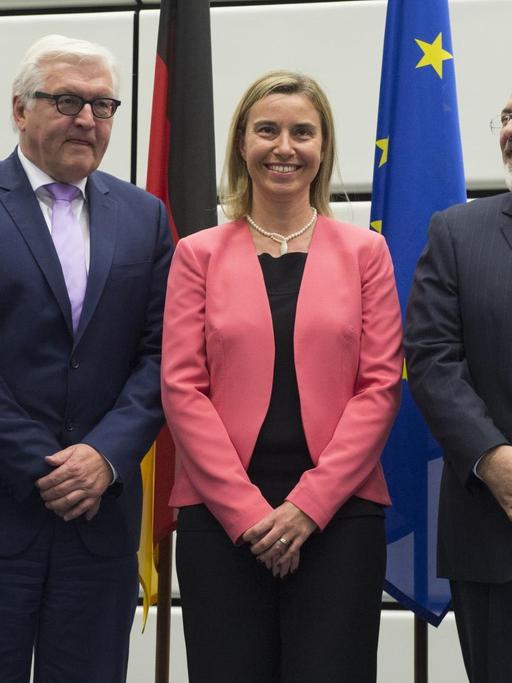 Nach der Atomeinigung: Der französische Außenminister Laurent Fabius, Bundesaußenminister Frank-Walter Steinmeier, die EU-Außenbeauftragte Federica Mogherini, der iranische Außenminister Mohammed Dschawad Sarif und Ali Akhbar Salehi von der iranischen Ato