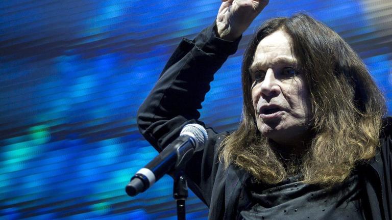 Black Sabbath-Sänger Ozzy Osbourne bei einem Konzert der Band in Budapest.