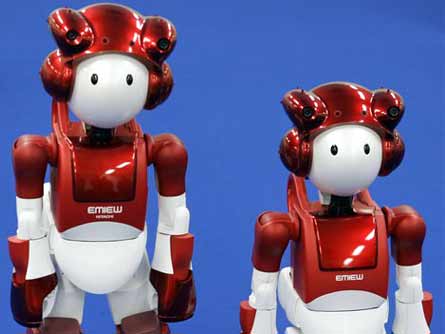 EMIEW 2 heißen die humanoiden Roboter der japanischen Firma Hitachi. Sie sollen als Fremdenführer arbeiten.