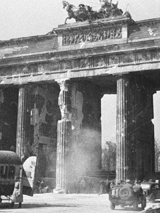 Brandenburger Tor bei Kriegsende 1945