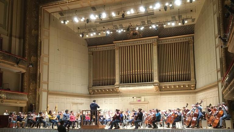 Gewandhausorchester Leipzig und das Boston Symphony Orchestra in der Symphony Hall in Boston.