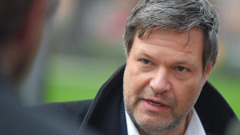 Robert Habeck, Bundesvorsitzender von Bündnis 90/Die Grünen, kommt zur Jahresauftakt-Klausur des Bundesvorstandes in Frankfurt / Oder.