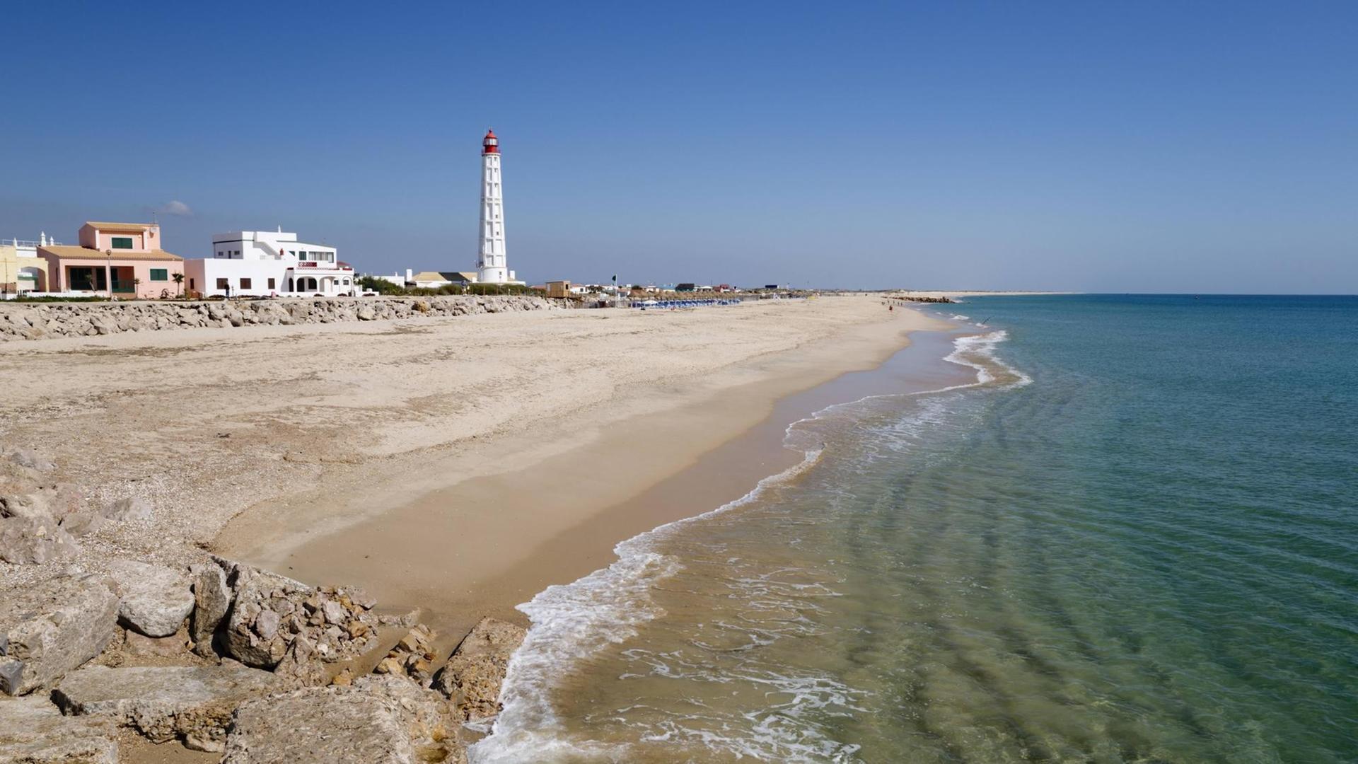 Leuchtturm auf der portugiesischen Insel Culatra