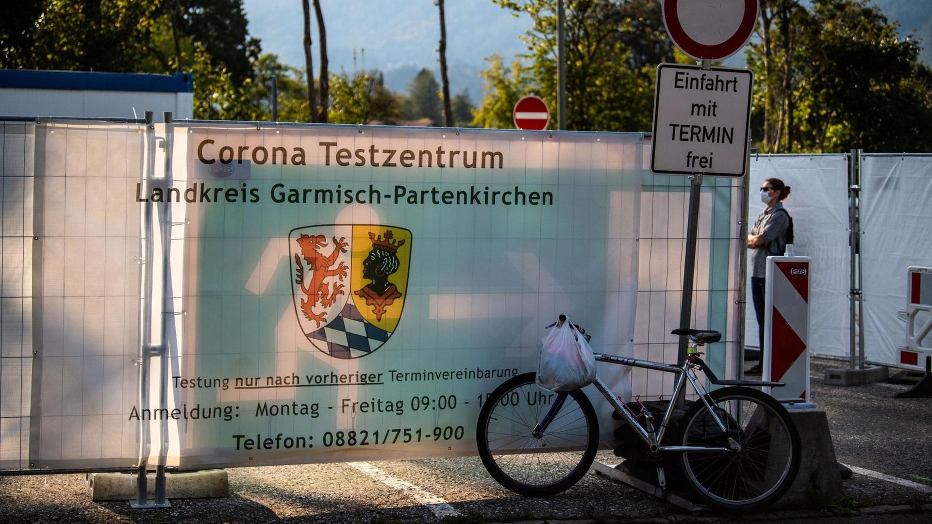 Das ist das Corona-Testzentrum in Garmisch-Partenkirchen. 