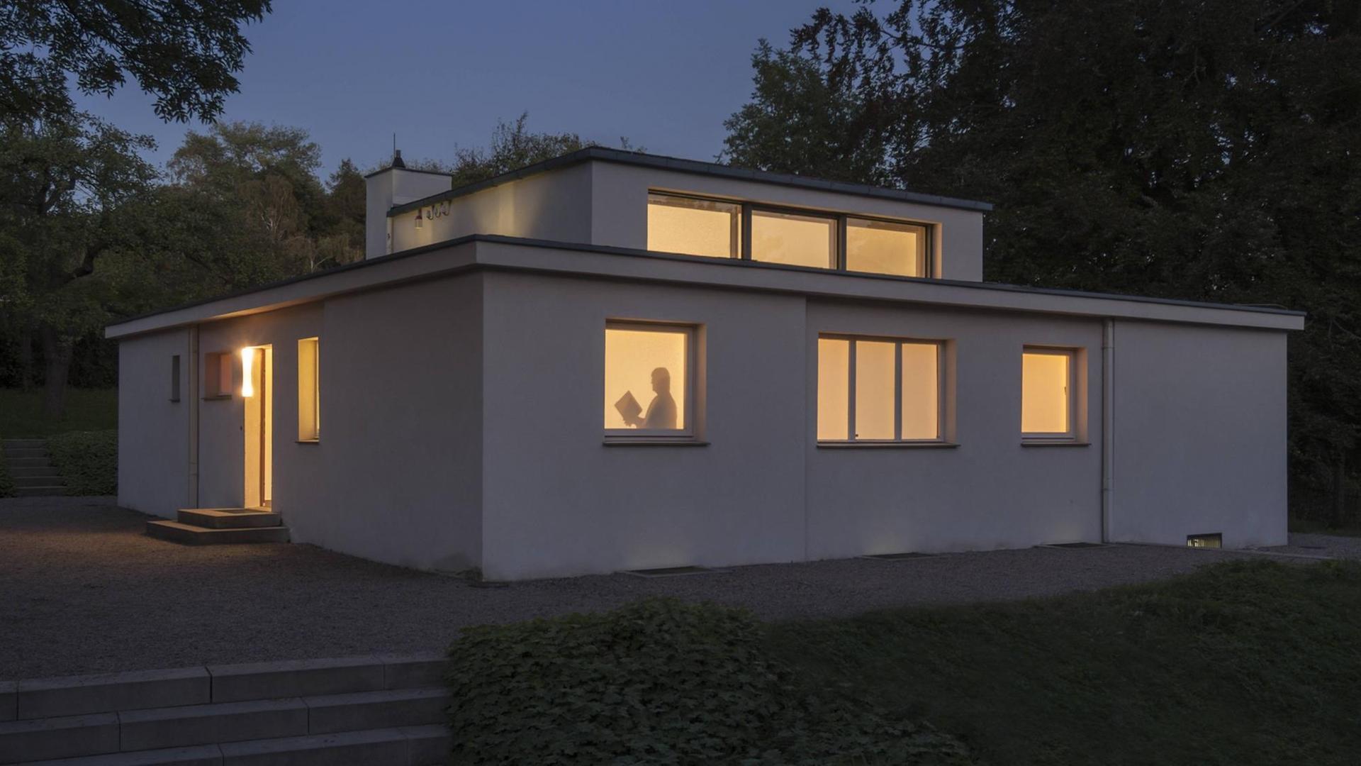 Haus am Horn in Weimar: Von Georg Muche zur Bauhausausstellung 1923 errichtetes Musterhaus. Das Haus am Horn ist UNESCO-Weltkulturerbe und das älteste Haus der Bauhaus-Architektur überhaupt.