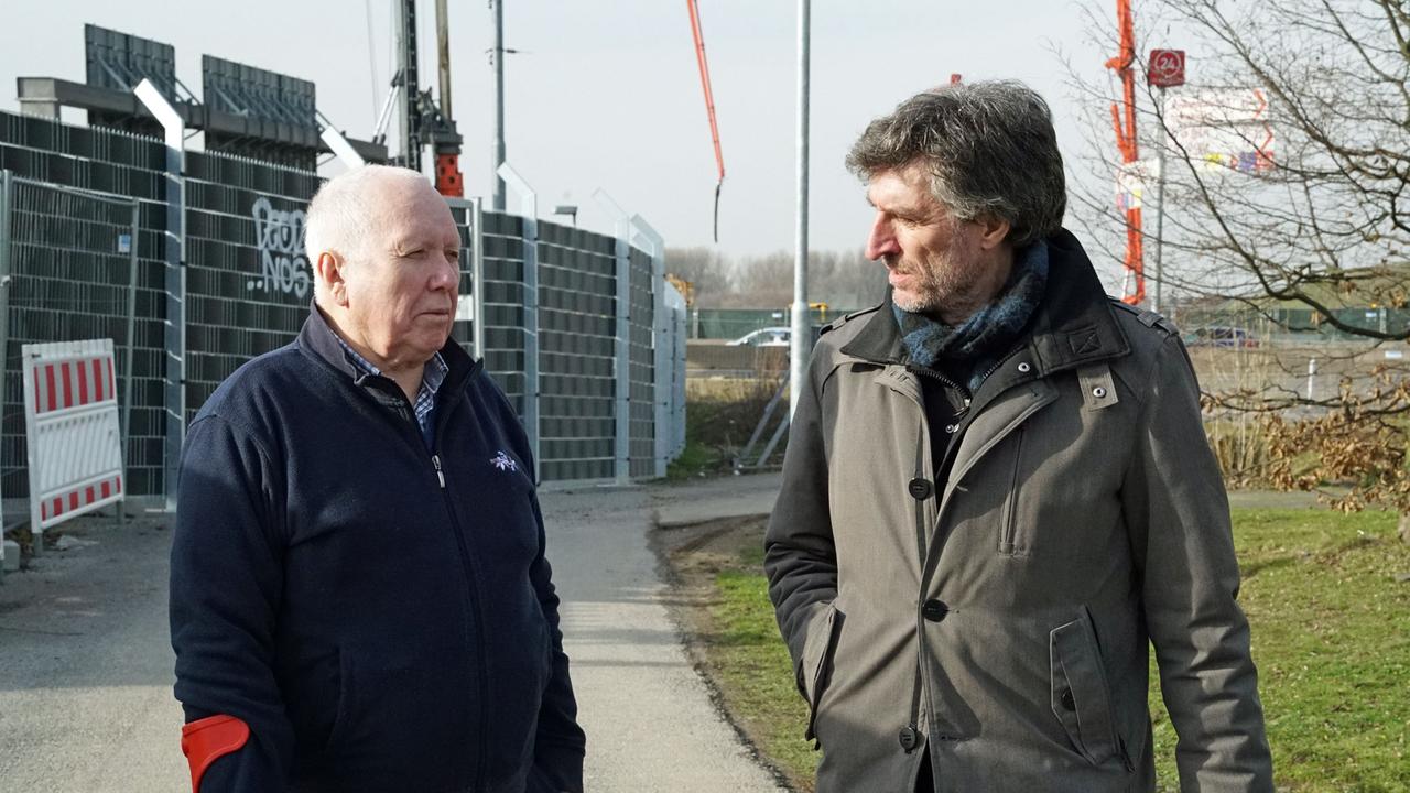 Lokalpolitiker Erhard Schoofs im Gespräch mit unserem Autor und Redakteur Gerhard Schröder.