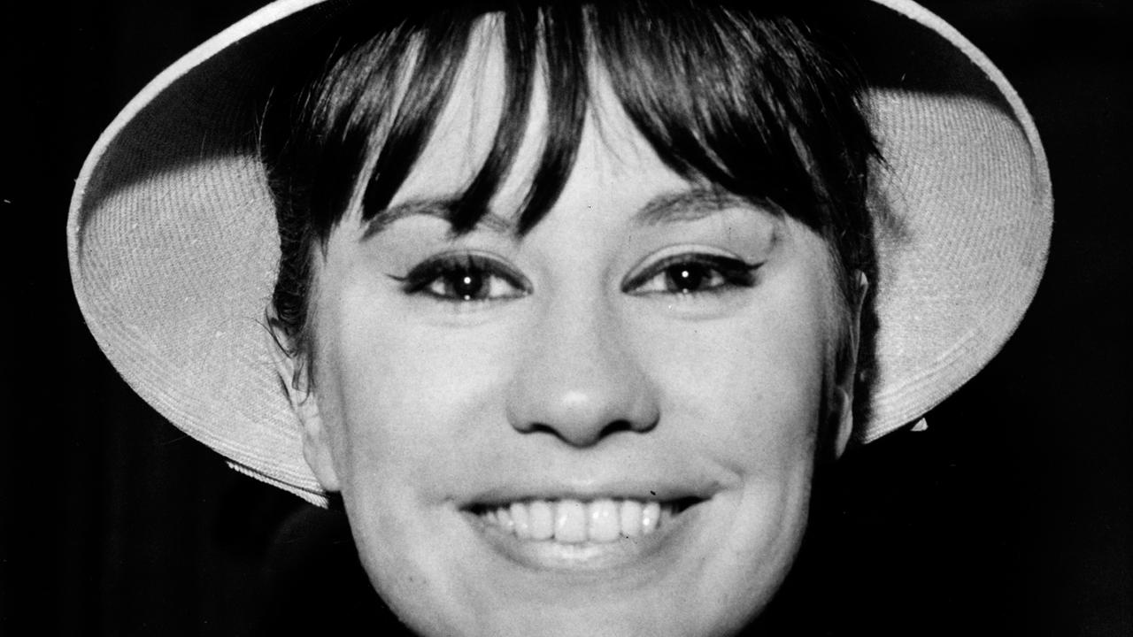 Die brasilianische Sängerin Astrud Gilberto im Jahr 1965. Sie gilt als die Königin des Bossa Nova.