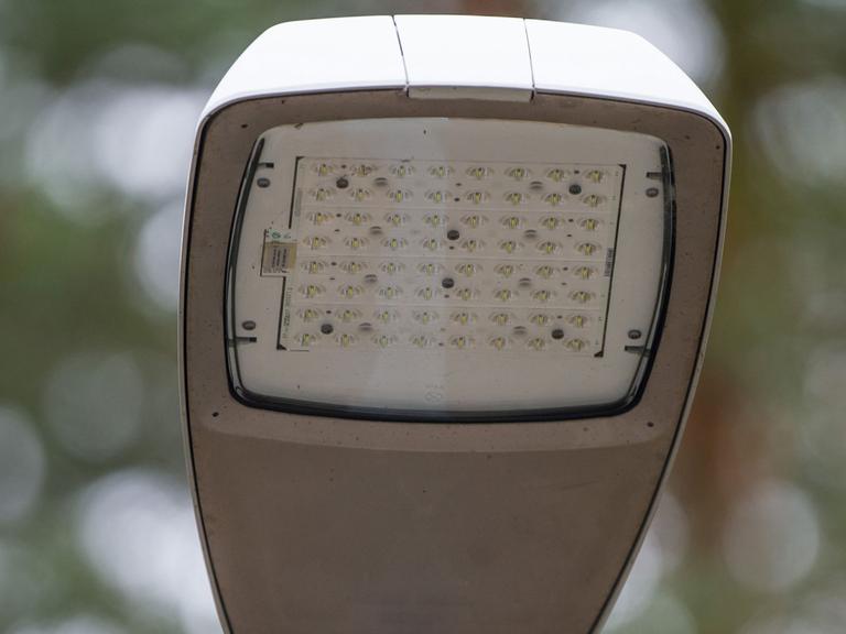 Intelligente Straßenbeleuchtung - eine LED-Laterne in Baden-Württemberg