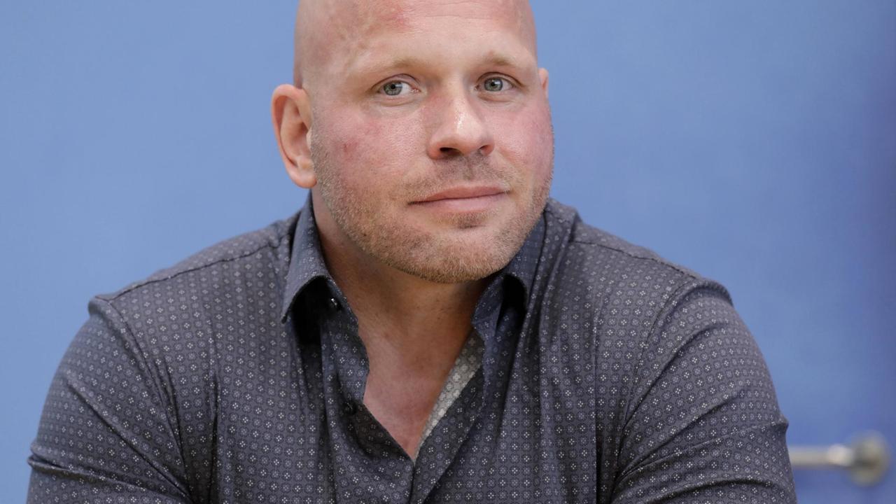 Porträt des Intensivpflegers Ricardo Lange, 2021.