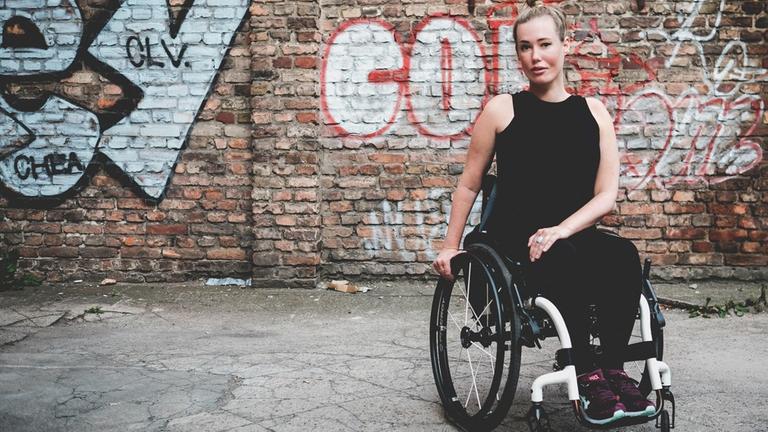 Laura Gehlhaar - Rollstuhlfahrerin, Bloggerin, Aktivistin.