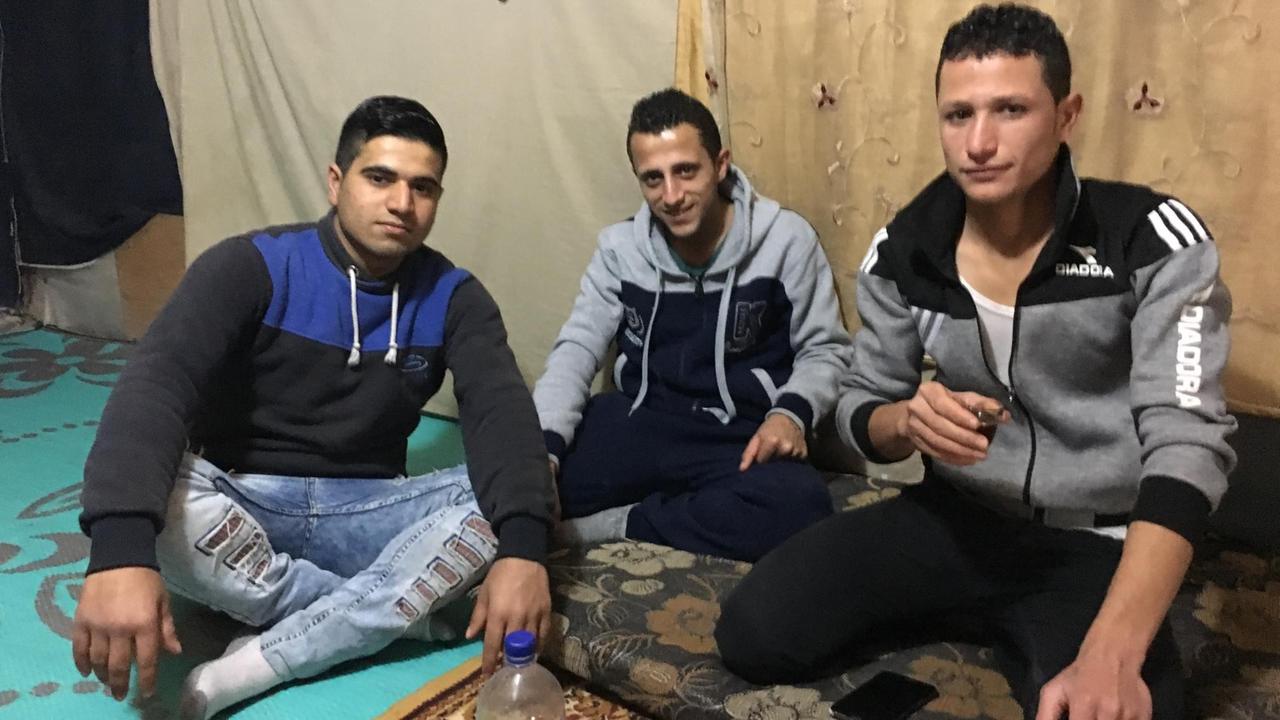 Auch die jungen Männer im Camp von Tell Abbas erleben die Ablehnung der libanesischen Bevölkerung