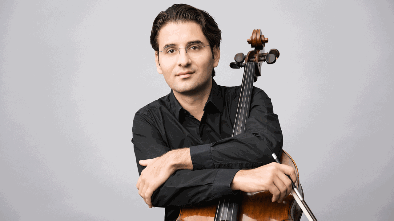 Der 1. Solo-Cellist des Deutschen Symphonie-Orchesters Berlin, Valentin Radutiu.