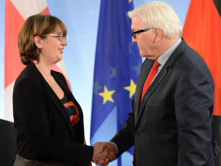 Außenminister Frank-Walter Steinmeier empfängt am 10.04.2014 in Berlin seine georgische Amtskollegin Maia Panjikidze.