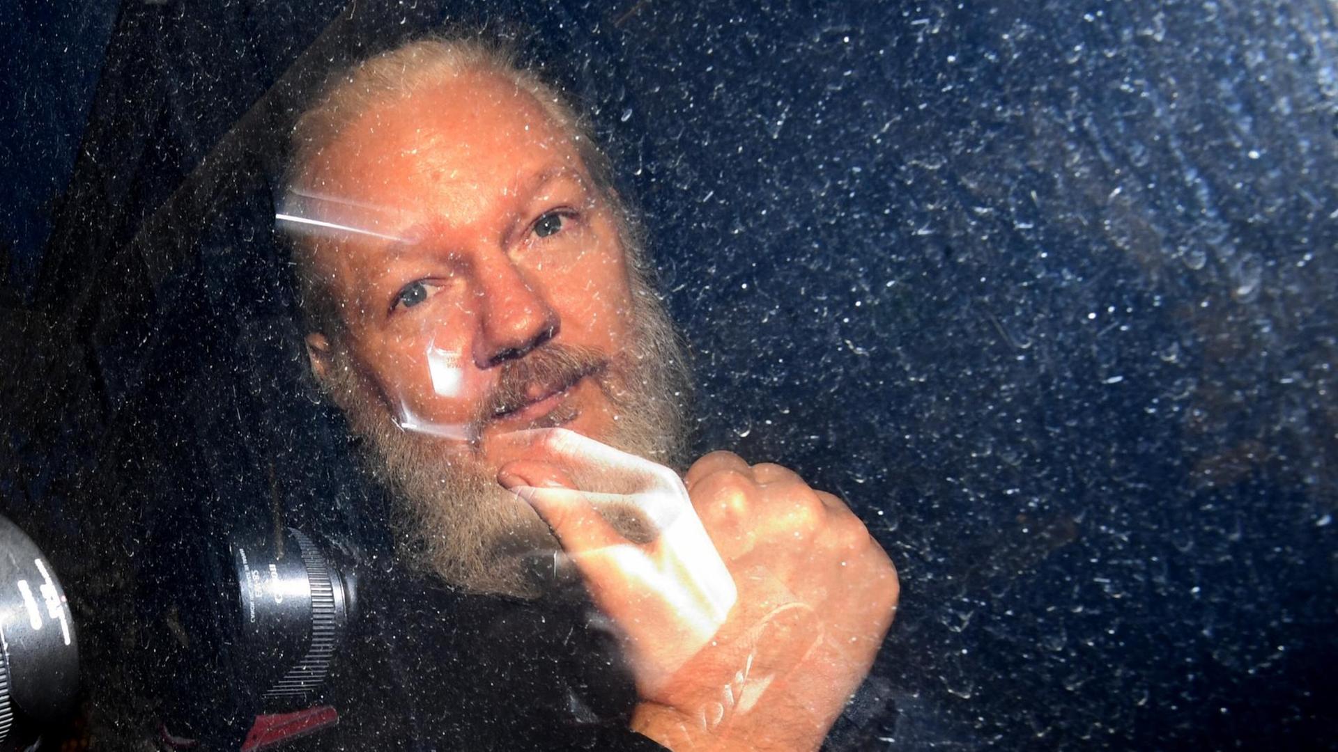 Wikileaks-Gründer Julian Assange bleibt in britischer Haft.