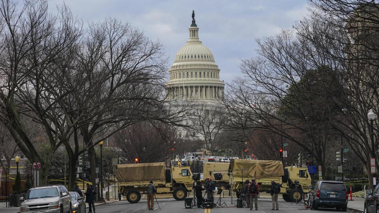 Soldaten der Nationalgarde vor dem Capitol in Washington. Für die Amtseinführung von Joe Biden als US-Präsident sind die Sicherheitsvorkehrungen verstärkt worden