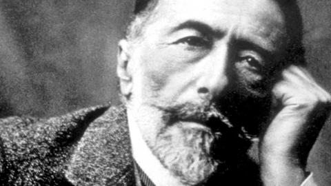 Der englischsprachige Schriftsteller Joseph Conrad, aufgenommen im Dezember 1915.
