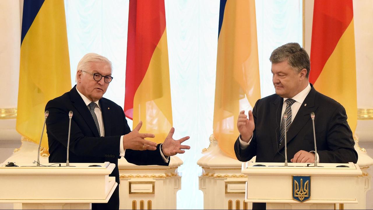 Bundespräsident Steinmeier und der ukrainische Präsident Poroschenko auf einer Pressekonferenz in Kiew in diesem Jahr.