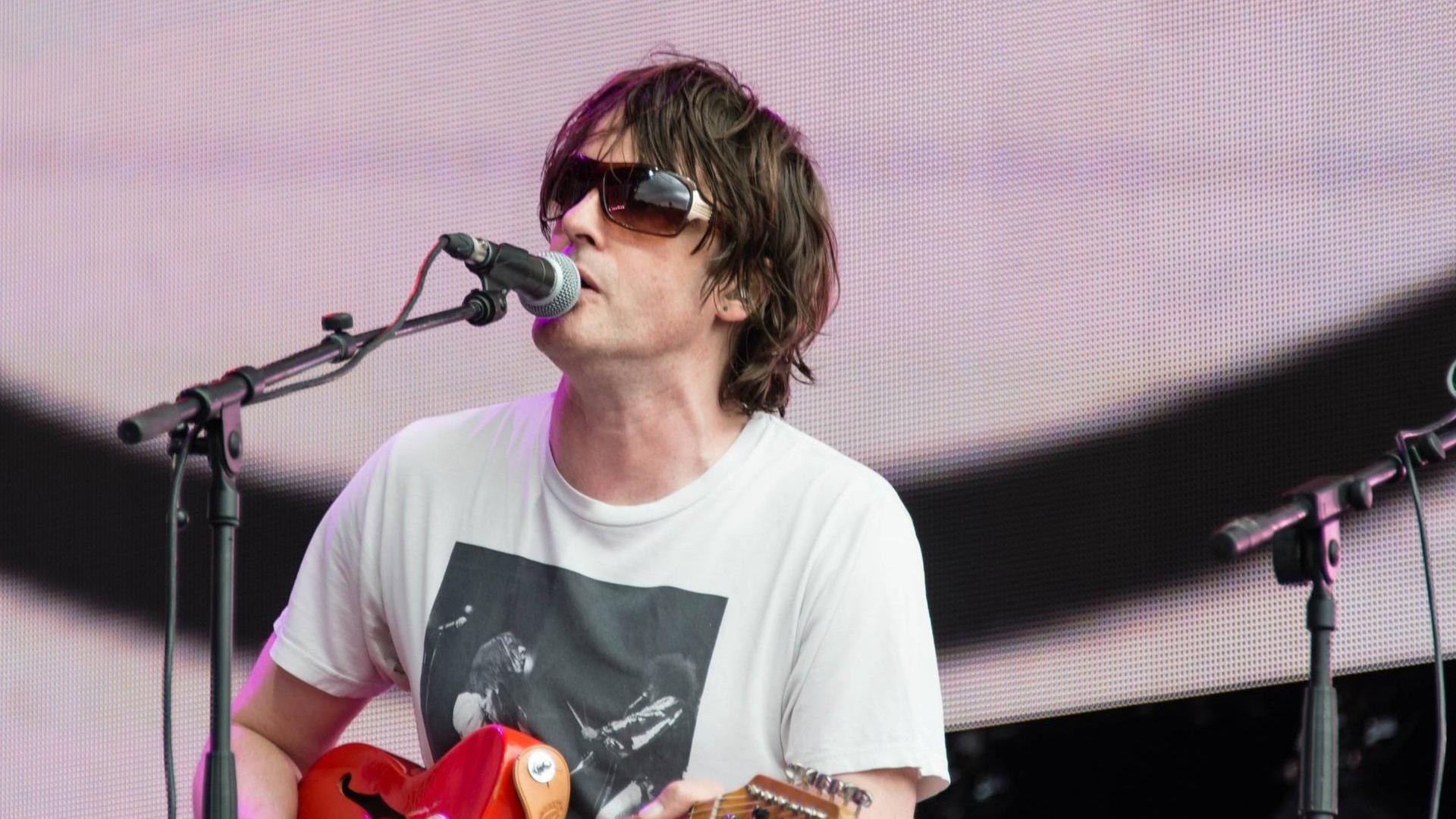July 5, 2014 - London, London, UK - London, UK. Spiritualized performing live at Hyde Park. In this picture - Jason Pierce (also known as J Spaceman). The band are supporting headline act The Libertines as part of the Barclaycard British Summer Time series of music events held at Hyde Park this summer. Photo credit : Richard Isaac/LNP PUBLICATIONxINxGERxSUIxAUTxONLY - ZUMAl94 July 5 2014 London London UK London UK Spiritualized Performing Live AT Hyde Park in This Picture Jason Pierce Thus known As J Spaceman The Tie are Supporting Headline ACT The Libertines As Part of The Barclaycard British Summer Time Series of Music Events Hero AT Hyde Park This Summer Photo Credit Richard Isaac LNP PUBLICATIONxINxGERxSUIxAUTxONLY ZUMAl94