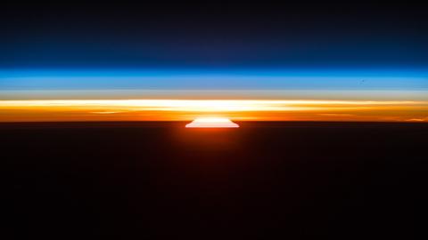Sonnenaufgang, beobachtet von der ISS (NASA)