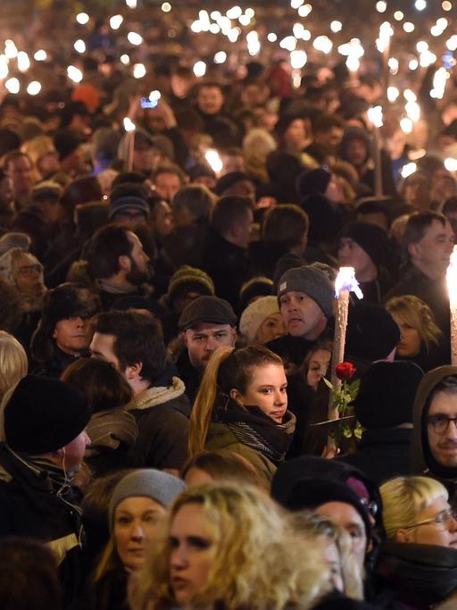 Rund 30.000 Menschen gingen in Kopenhagen gegen Terror auf die Straße.
