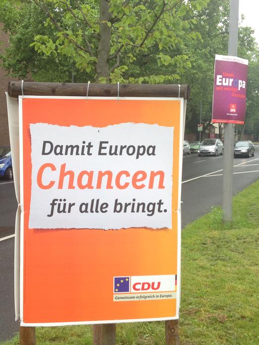 Wahlplakate zur Europawahl von CDU und SPD in Köln.