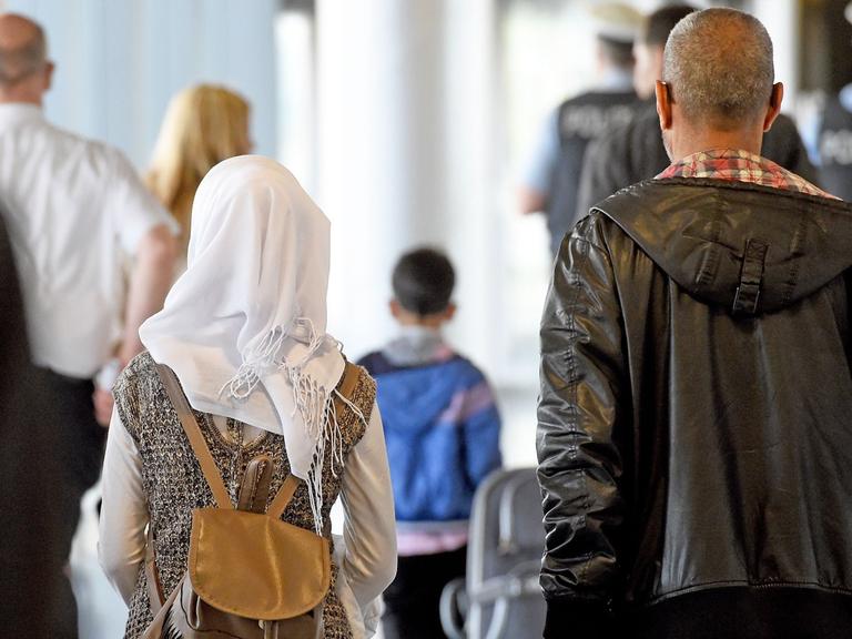 Syrische Flüchtlinge am Flughafen Hannover