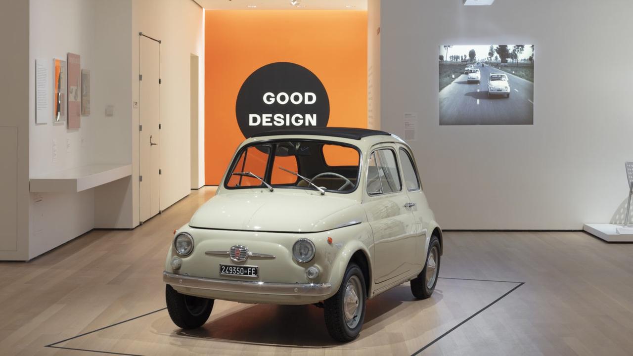 Fiat 500 in der Ausstellung "The Value of Good Design" im MoMA New York