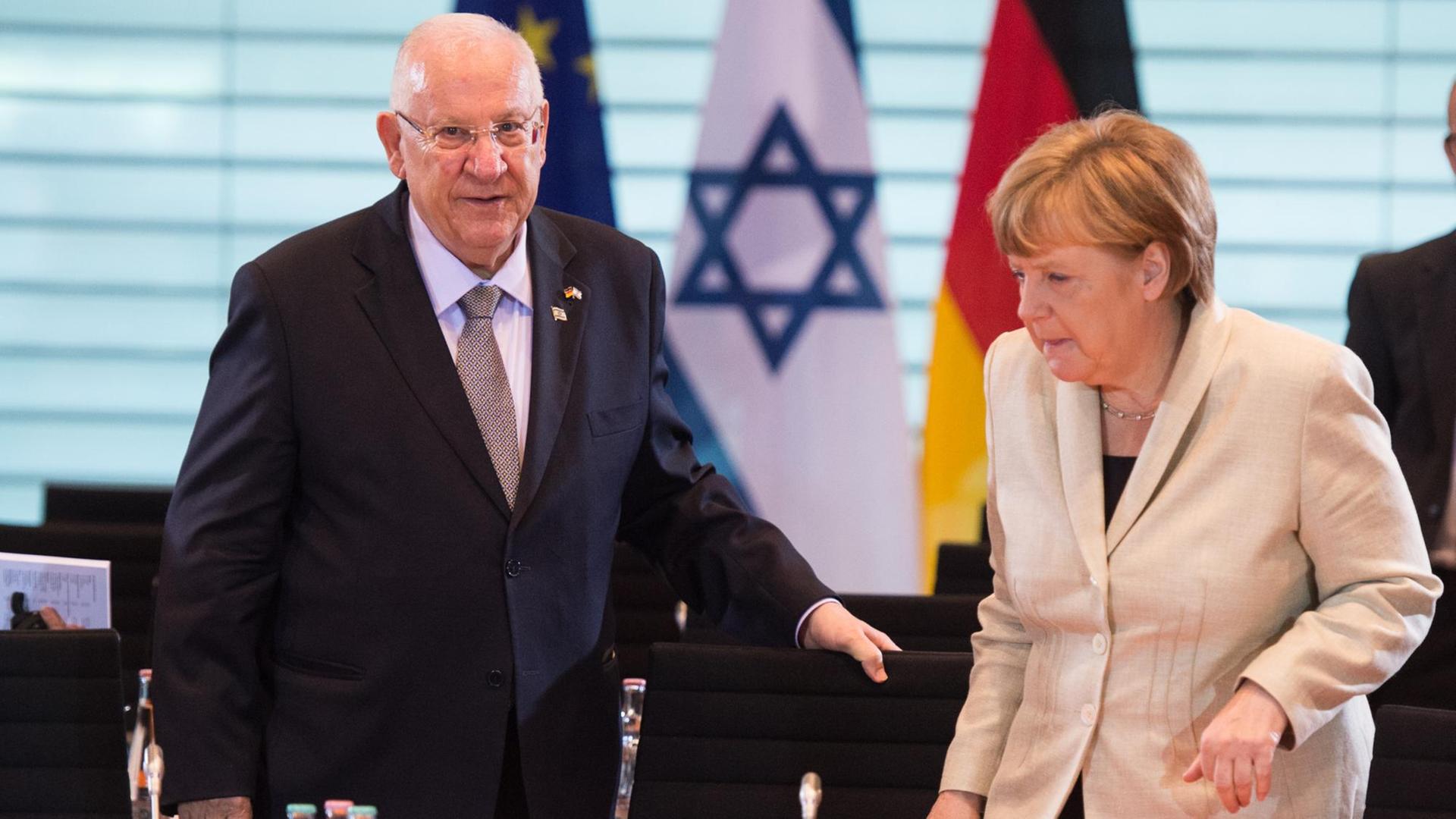 Bundeskanzlerin Angela Merkel und der israelische Präsident Reuven Rivlin in Berlin