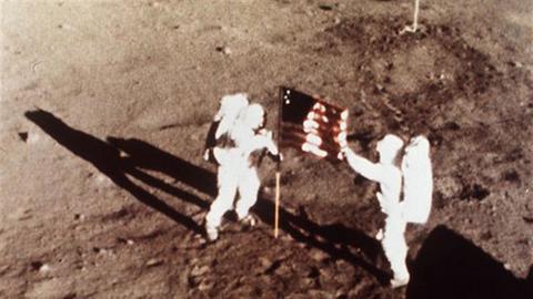 Weltruhm erlangte von Braun auch durch die Mondlandung, an der er als Wissenschaftler beteiligt war. 