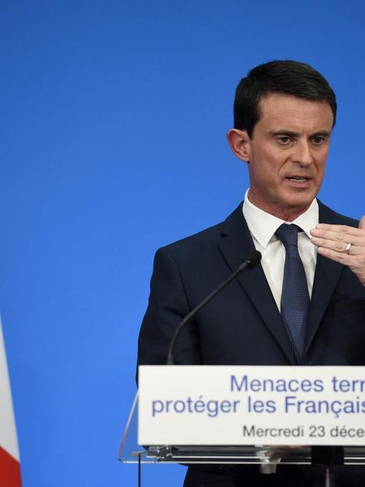 Der französische Premierminister Manuel Valls auf einer Pressekonferenz zur geplanten Verfassungsreform.