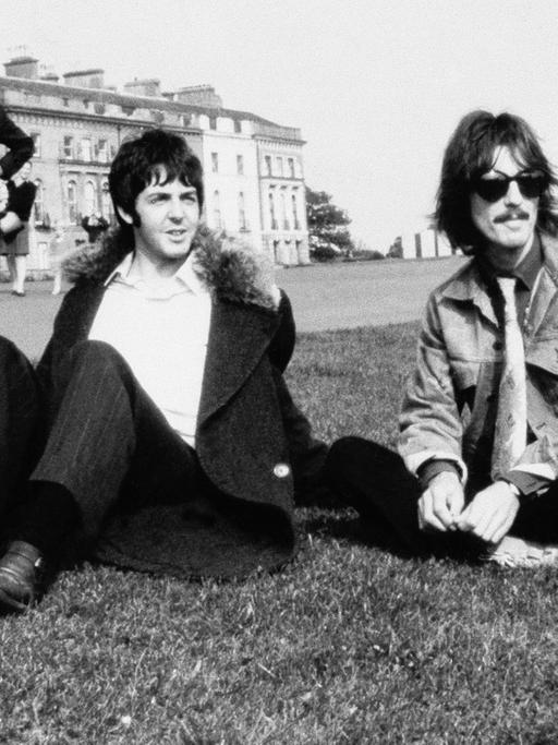 Die britische Popgruppe "The Beatles" mit Paul McCartney, John Lennon, Ringo Starr und George Harrison.