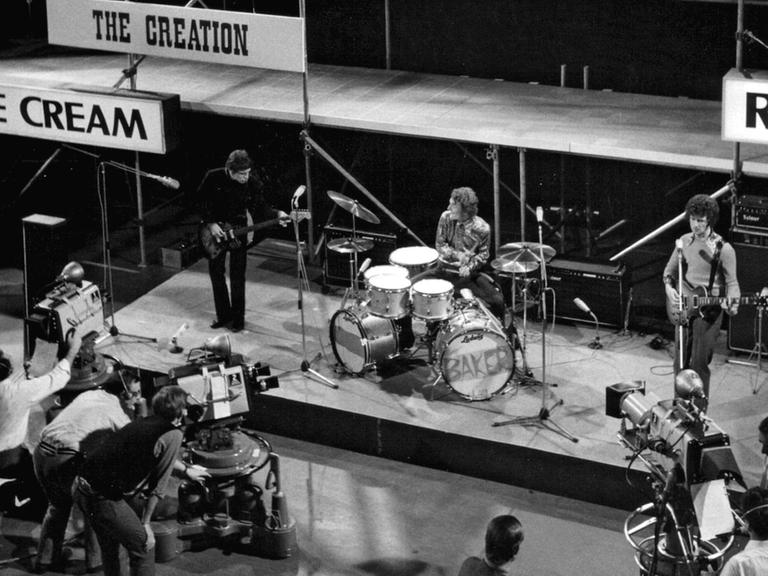 Das Schwarz-Weiß-Foto aus den 60er-Jahren zeigt die britische Supergruppe "The Cream" während einer Aufzeichnung der legendären Beat-Club-Sendung von Radio Bremen. Entwickelt wurde das Konzept ursprünglich von Ernest Borneman.