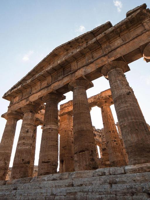 Unesco-Weltkulturerbe sind die griechischen Tempel im archäologischen Park von Paestum.