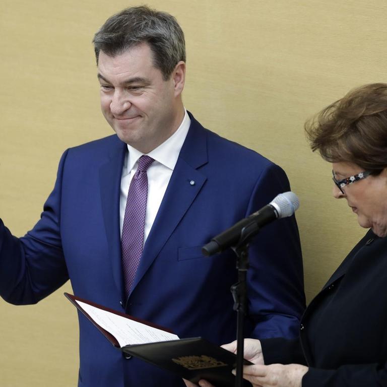 Landtagspräsidentin Barbara Stamm beim Amtseid ihres CSU-Parteikollegen Markus Söder als bayerischer Ministerpräsident 2018