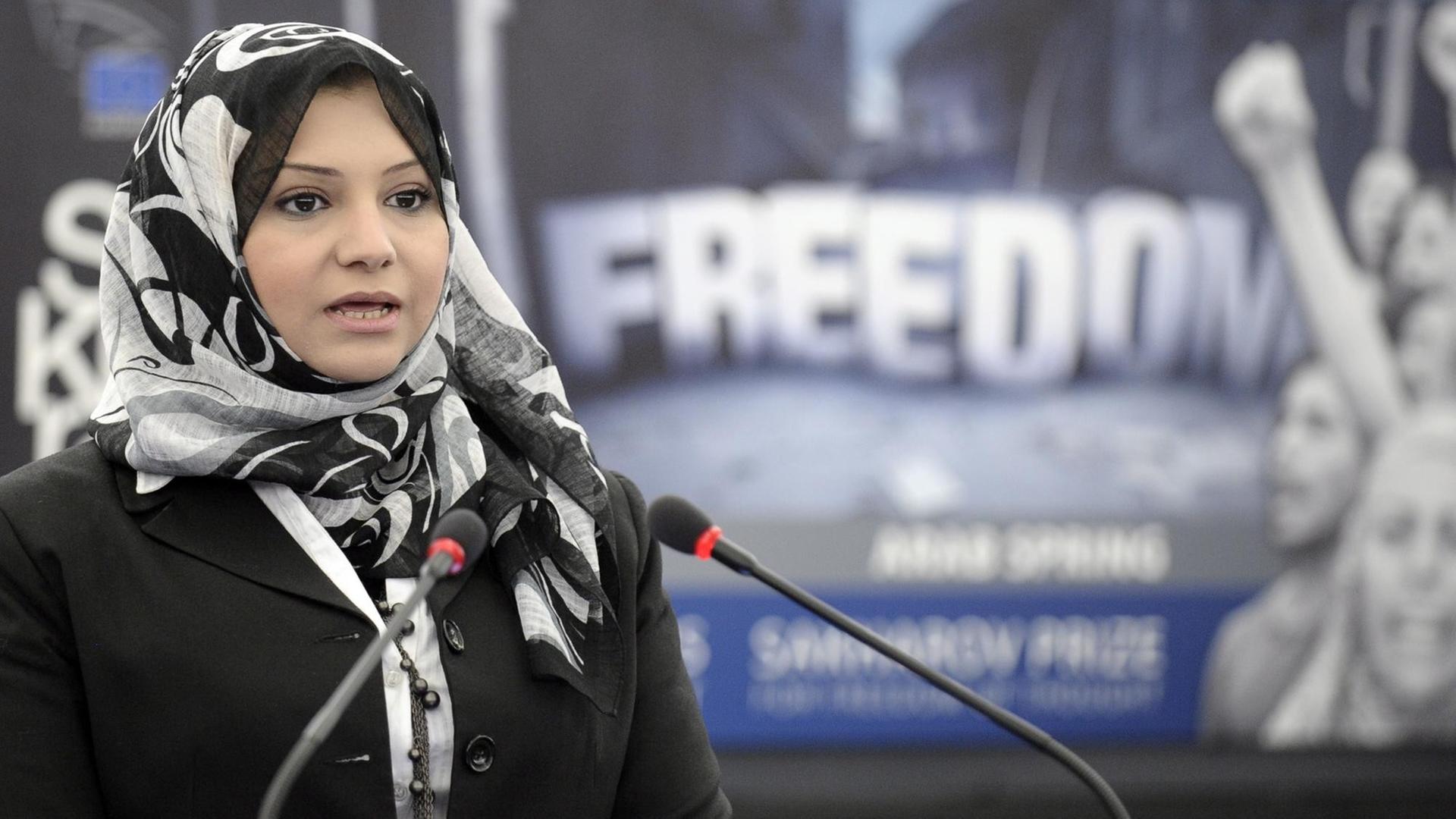 Die Ägypterin Asmaa Mahfouz während ihrer Rede vor dem Europäischen Parlament am 14.12.2011.