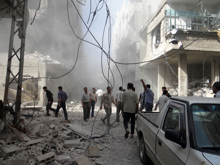 Nach einem Bombenangriff syrischer Kampfflugzeuge in Damaskus