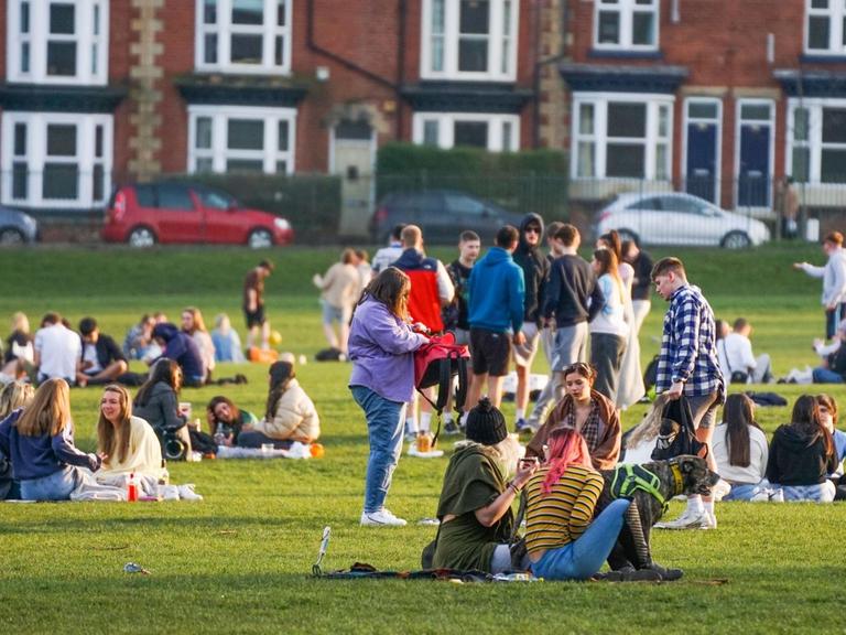 Sheffield im britischen Yorkshire nach Ende des harten Lockdowns in Großbritannien im März 2021